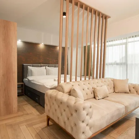 The One Luxury & Apartment *