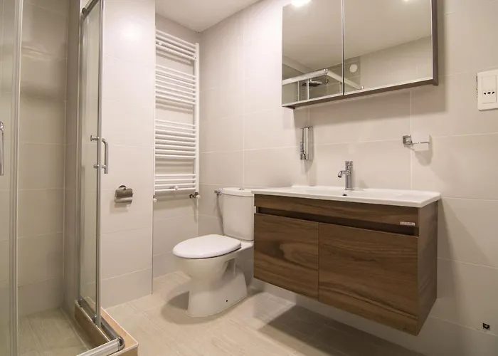 The One Luxury & Apartment *